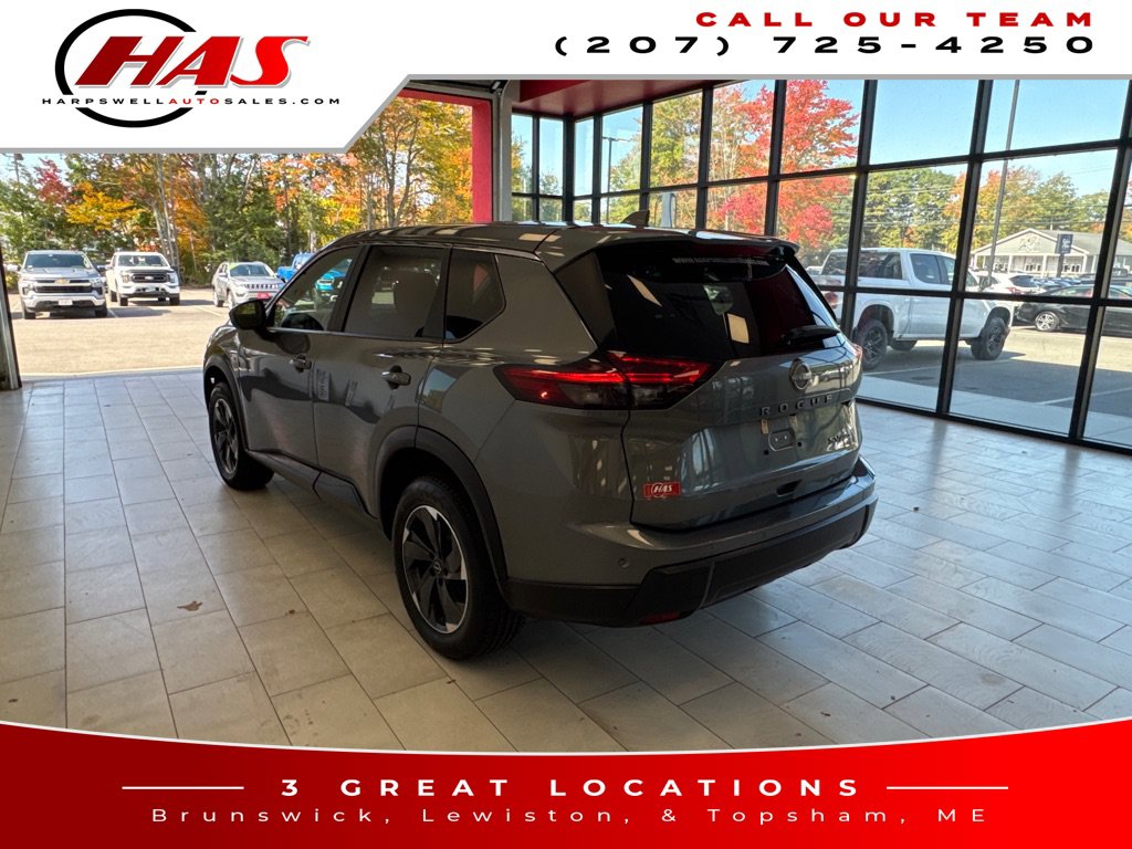 Used 2024 Nissan Rogue SV SUV