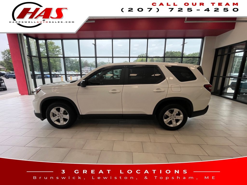 Used 2023 Honda Pilot LX SUV