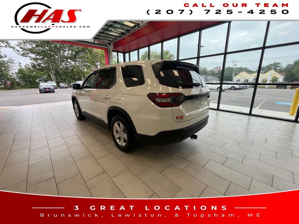 Used 2023 Honda Pilot LX SUV