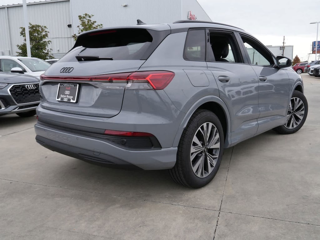 New 2025 Audi Q4 e-tron 45 Premium SUV