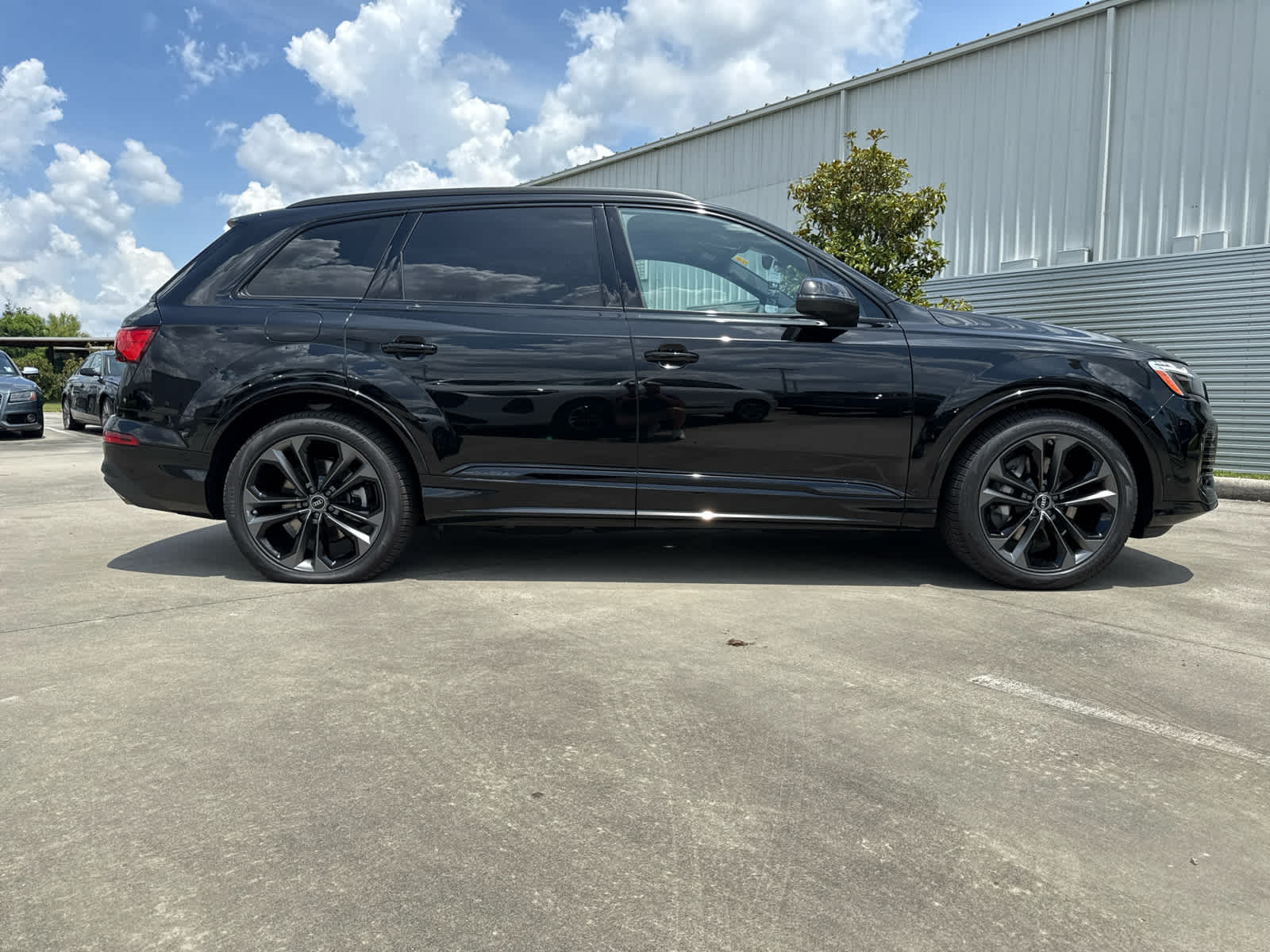 New 2025 Audi Q7 55 Prestige SUV