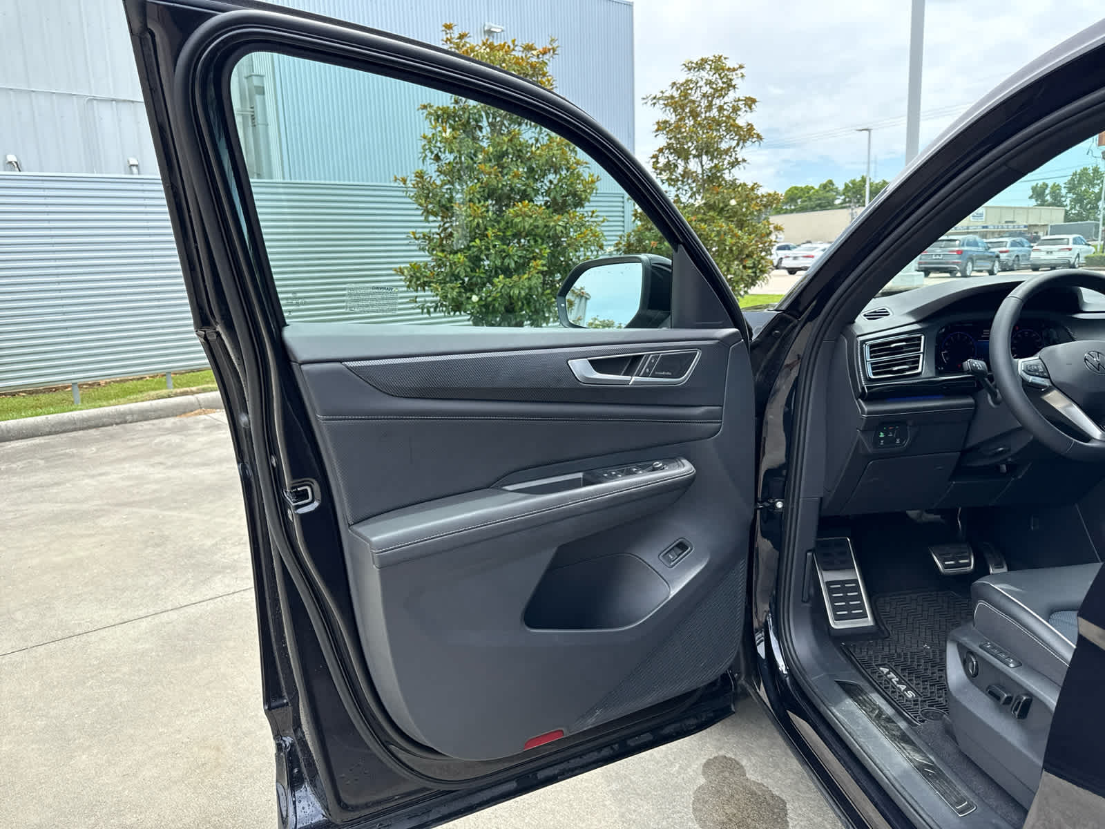 2025 Volkswagen Atlas Cross Sport SEL Premium R-LINE - Photo 22