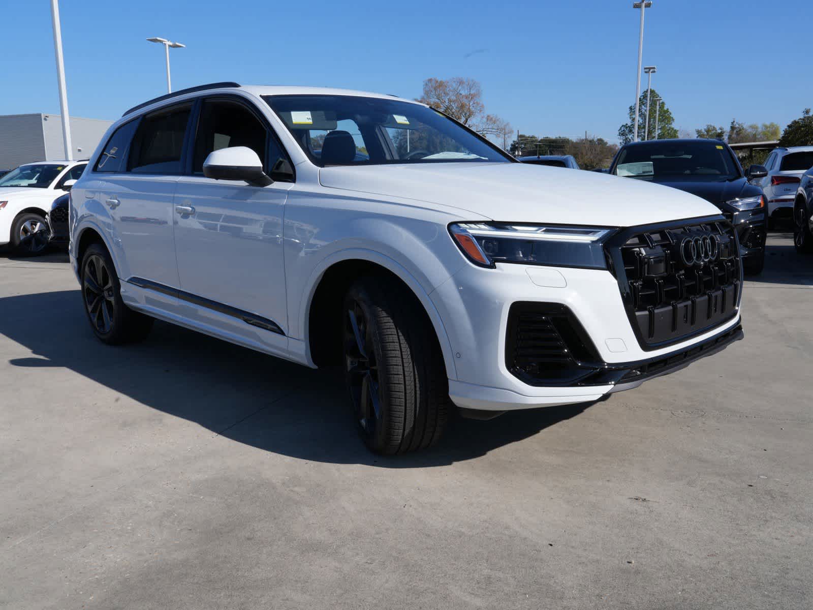 New 2025 Audi Q7 55 Premium Plus SUV