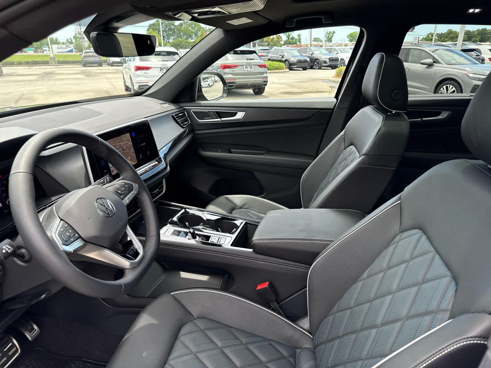 2025 Volkswagen Atlas Cross Sport SEL Premium R-LINE - Photo 24