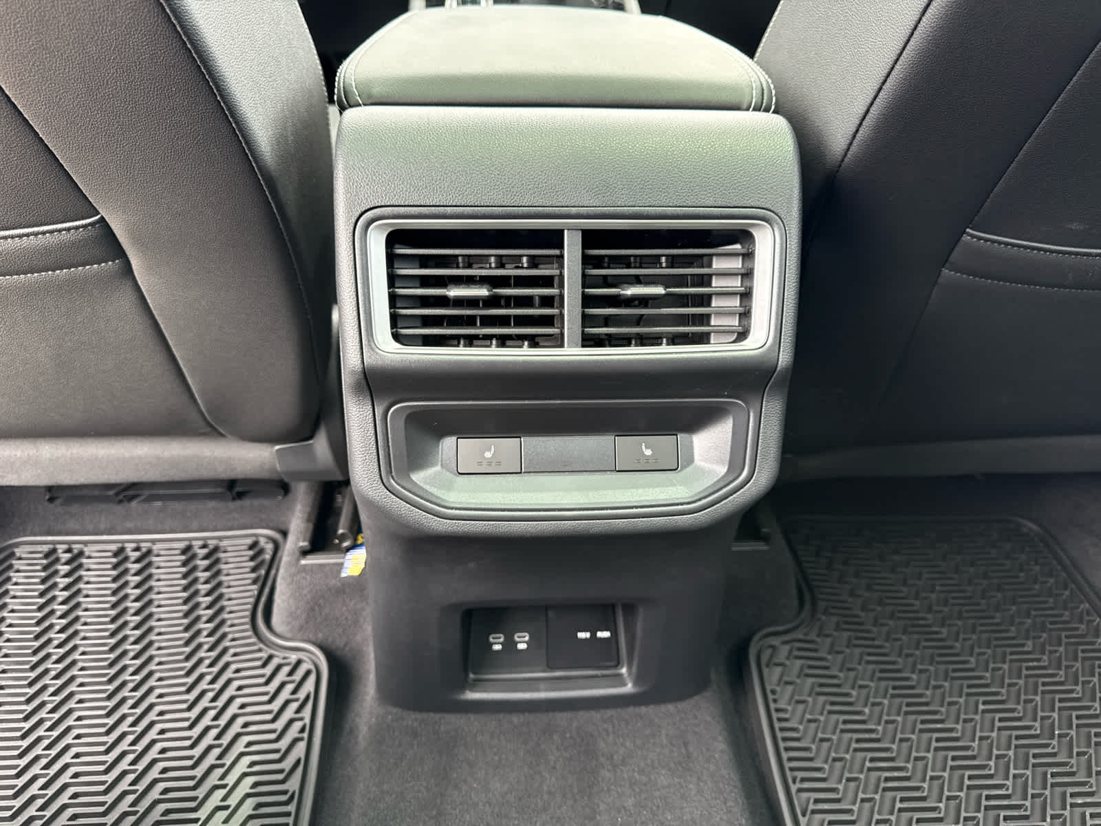 2025 Volkswagen Atlas Cross Sport SEL Premium R-LINE - Photo 20