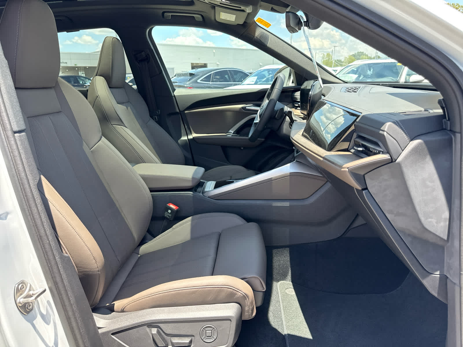 2025 Audi Q5 Premium Plus - Photo 16