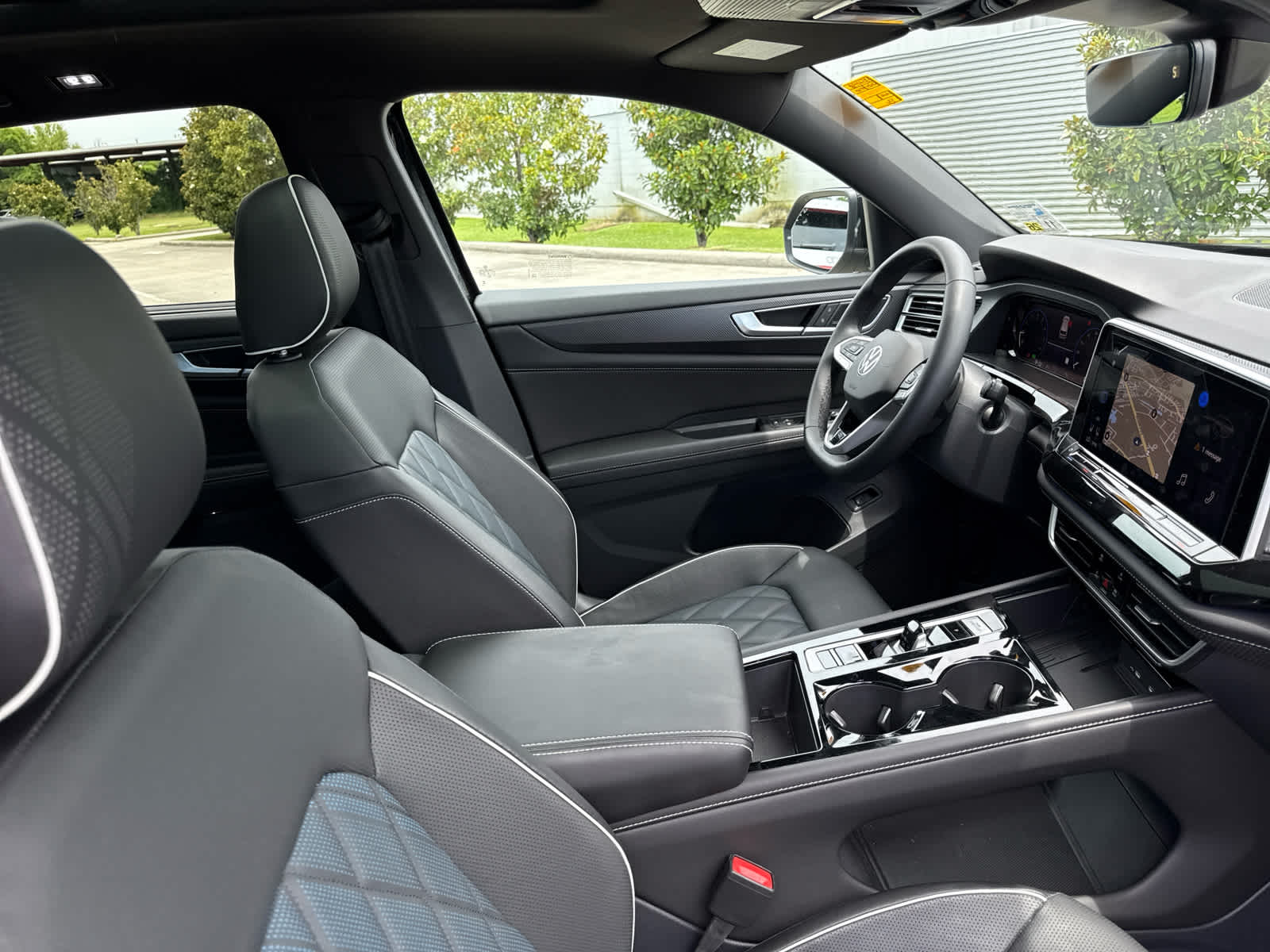 2025 Volkswagen Atlas Cross Sport SEL Premium R-LINE - Photo 14