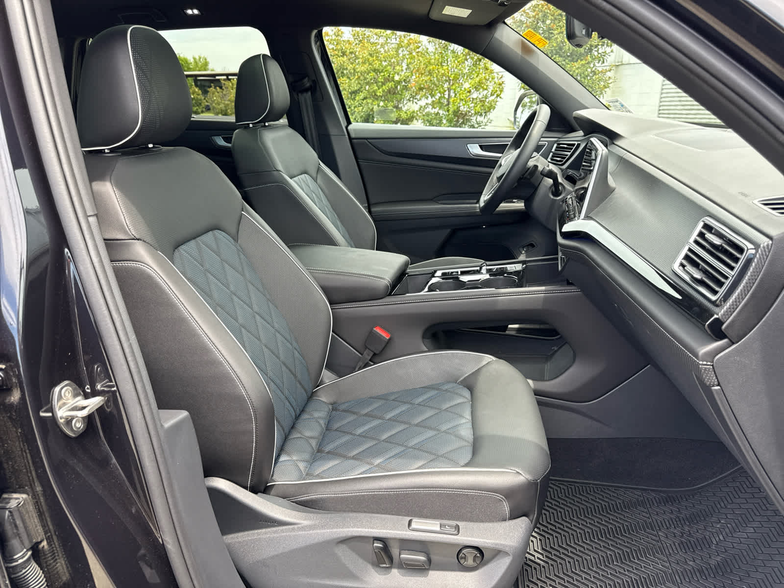 2025 Volkswagen Atlas Cross Sport SEL Premium R-LINE - Photo 15