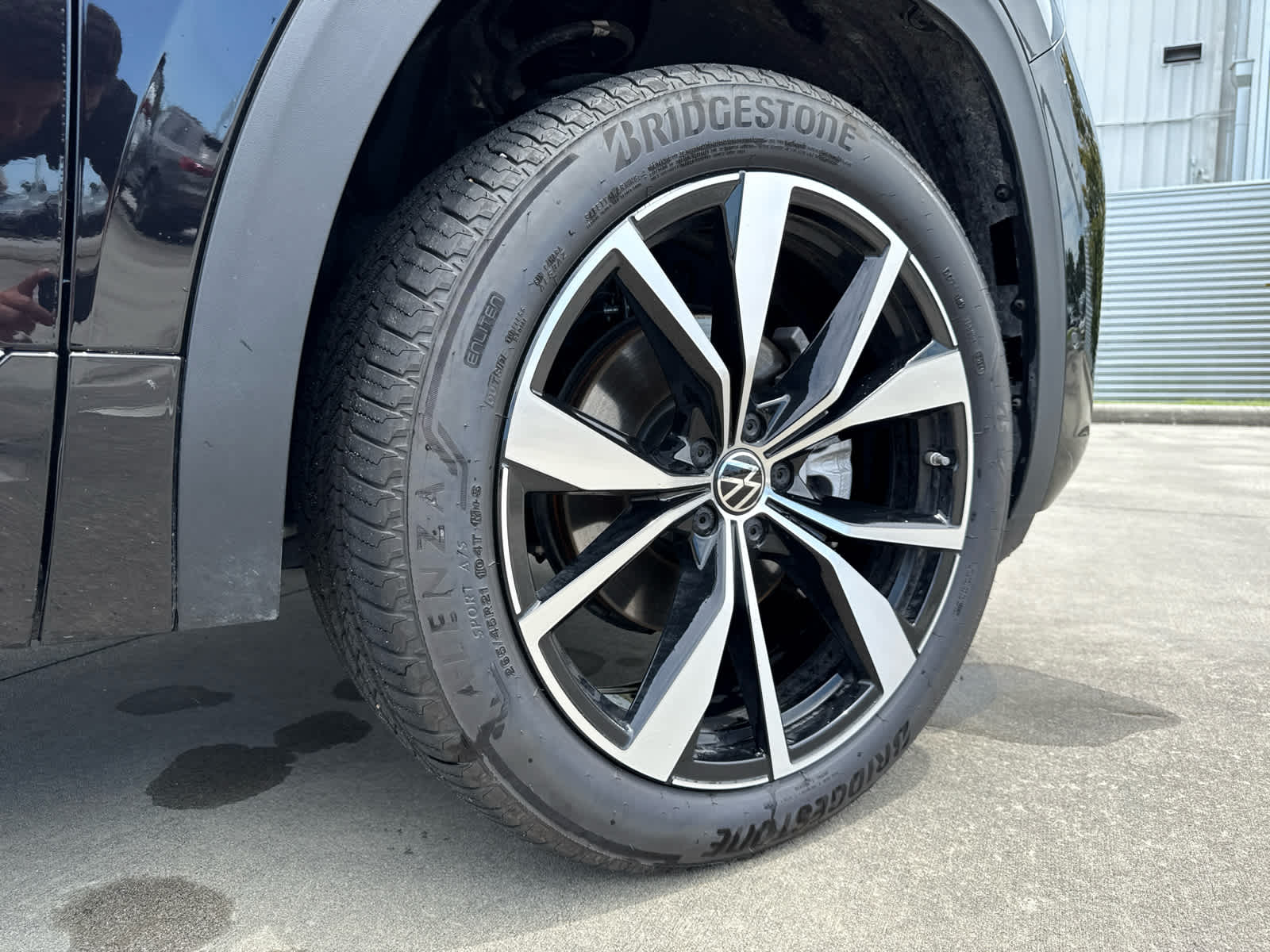 2025 Volkswagen Atlas Cross Sport SEL Premium R-LINE - Photo 11