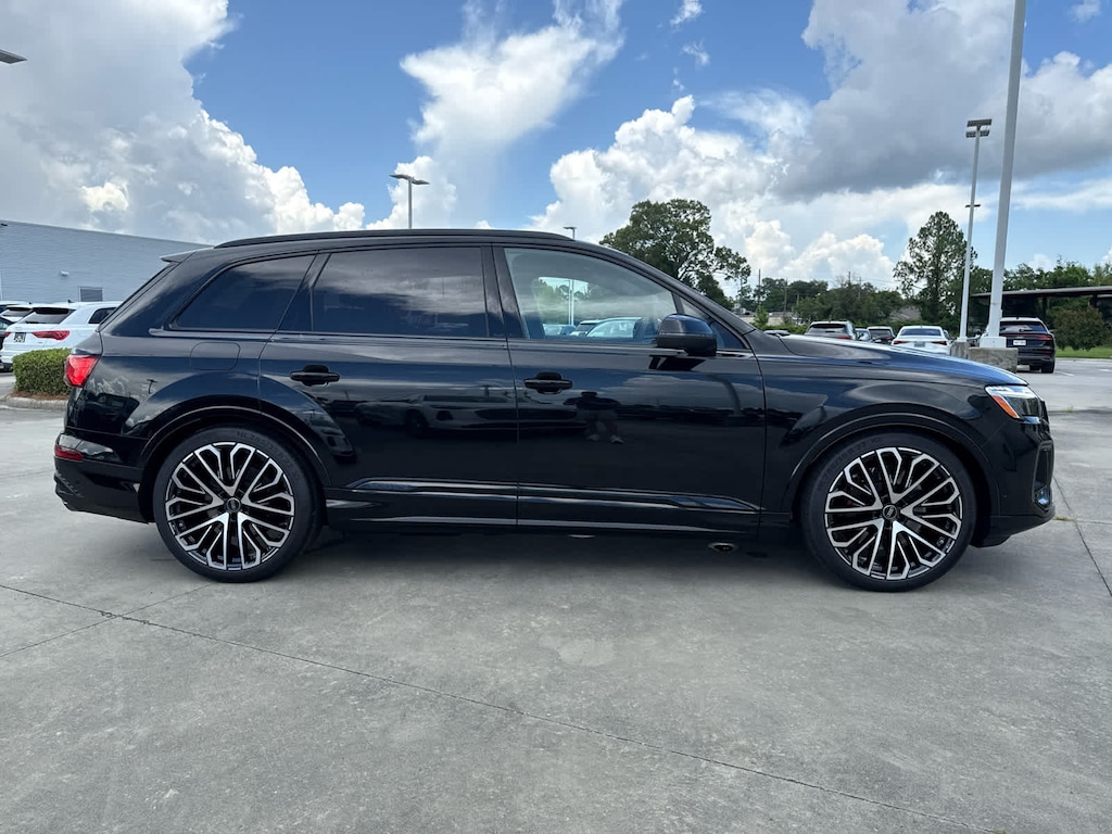 New 2025 Audi SQ7 4.0T Prestige SUV