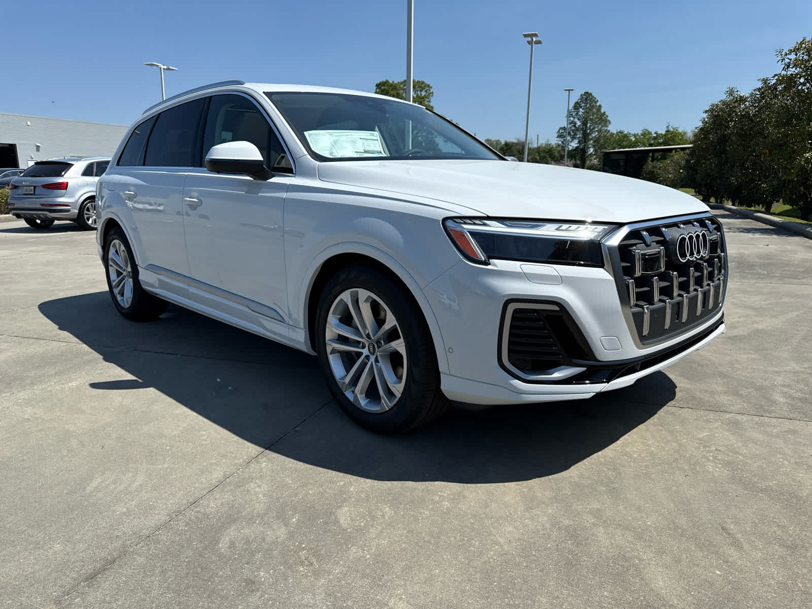 New 2025 Audi Q7 55 Prestige SUV