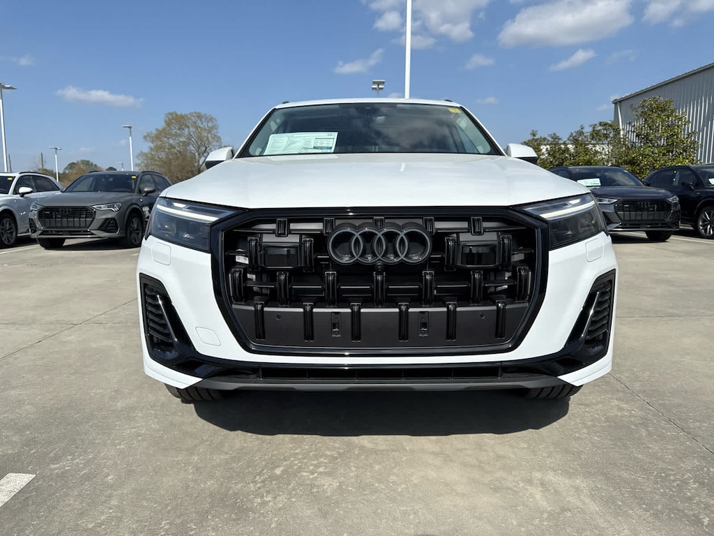 New 2025 Audi Q7 55 Premium Plus SUV