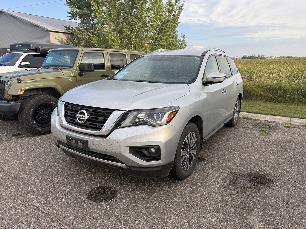 2019 Nissan Pathfinder SV