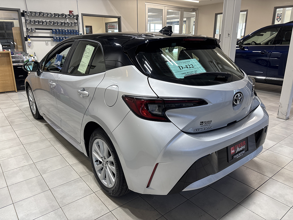 Used 2023 Toyota Corolla Hatchback SE Car