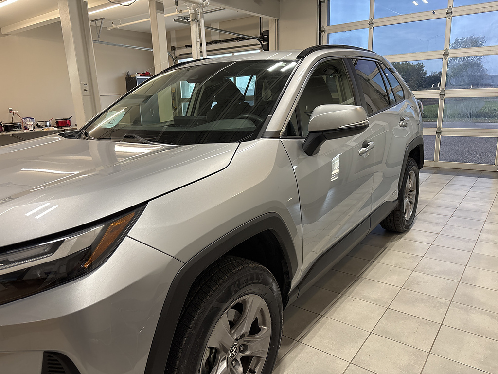 Used 2025 Toyota RAV4 XLE Sport Utility