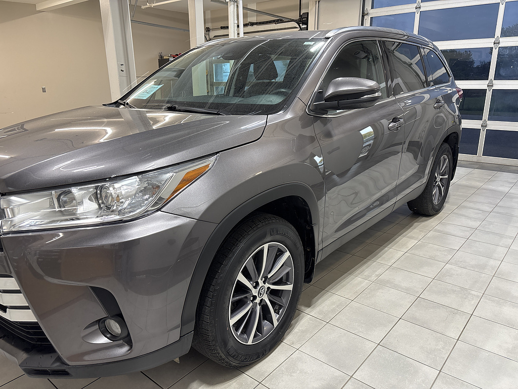 Used 2019 Toyota Highlander XLE Sport Utility