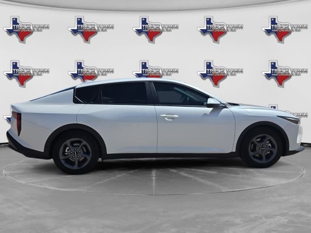 Used 2025 Kia K4 LXS Sedan .