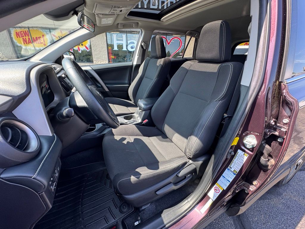 2018 Toyota RAV4 XLE - Photo 30