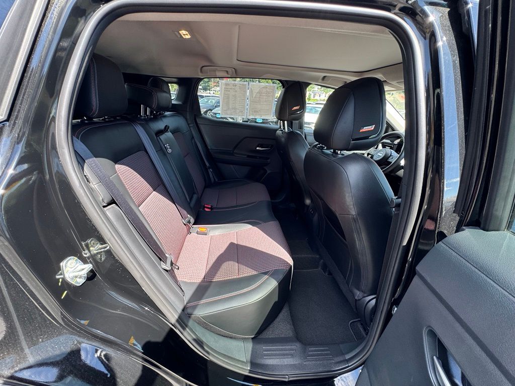 2025 Nissan Kicks SR AWD - Photo 21