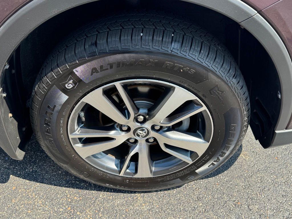 2018 Toyota RAV4 XLE - Photo 38