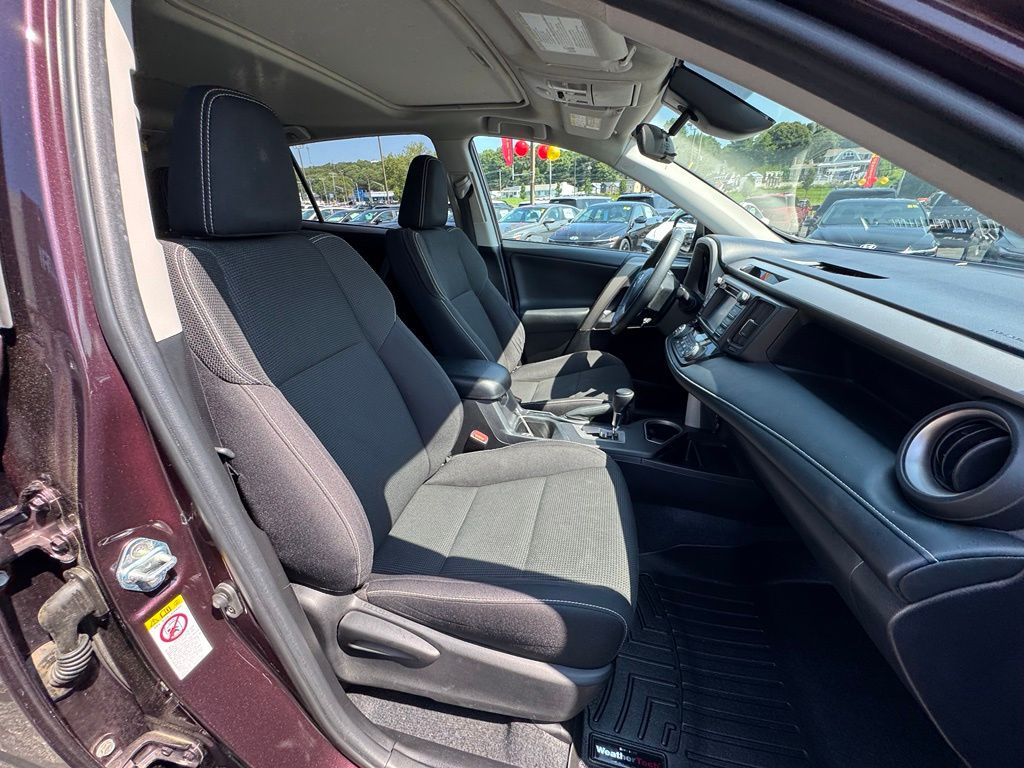 2018 Toyota RAV4 XLE - Photo 26