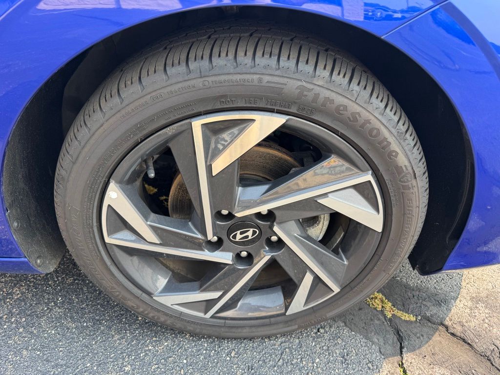 2024 Hyundai Elantra Limited - Photo 30