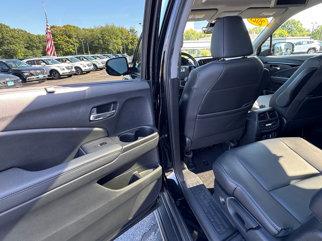 2021 Honda Pilot Elite - Photo 12