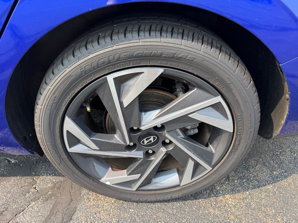 2024 Hyundai Elantra Limited - Photo 28