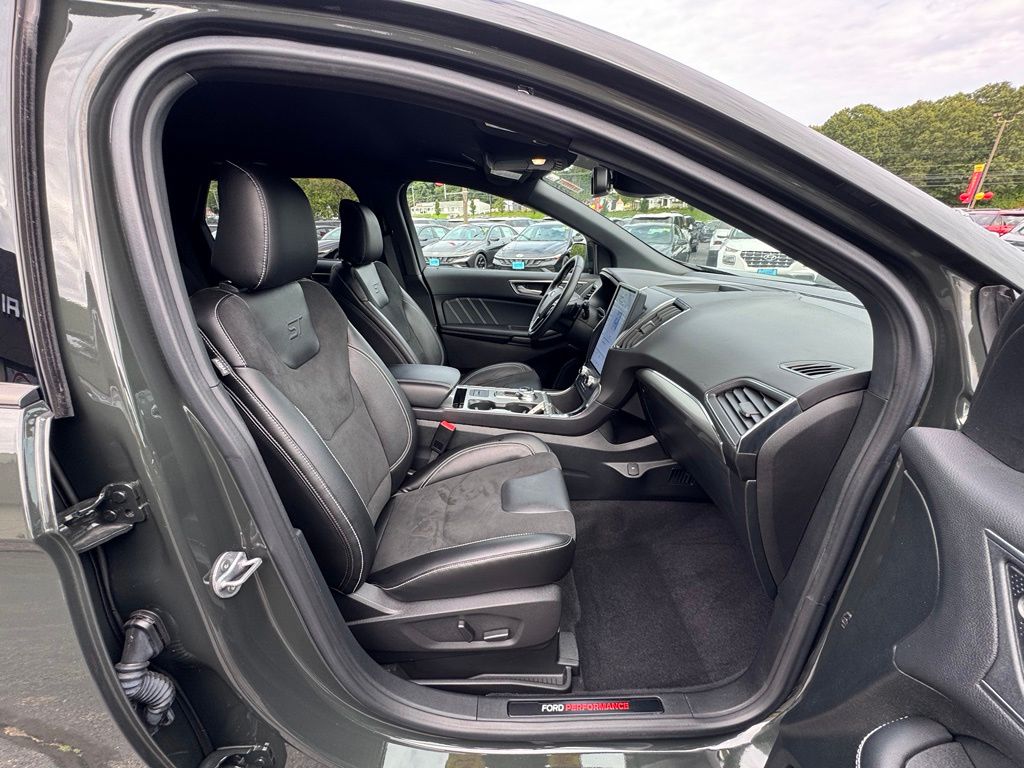 2022 Ford Edge ST - Photo 28