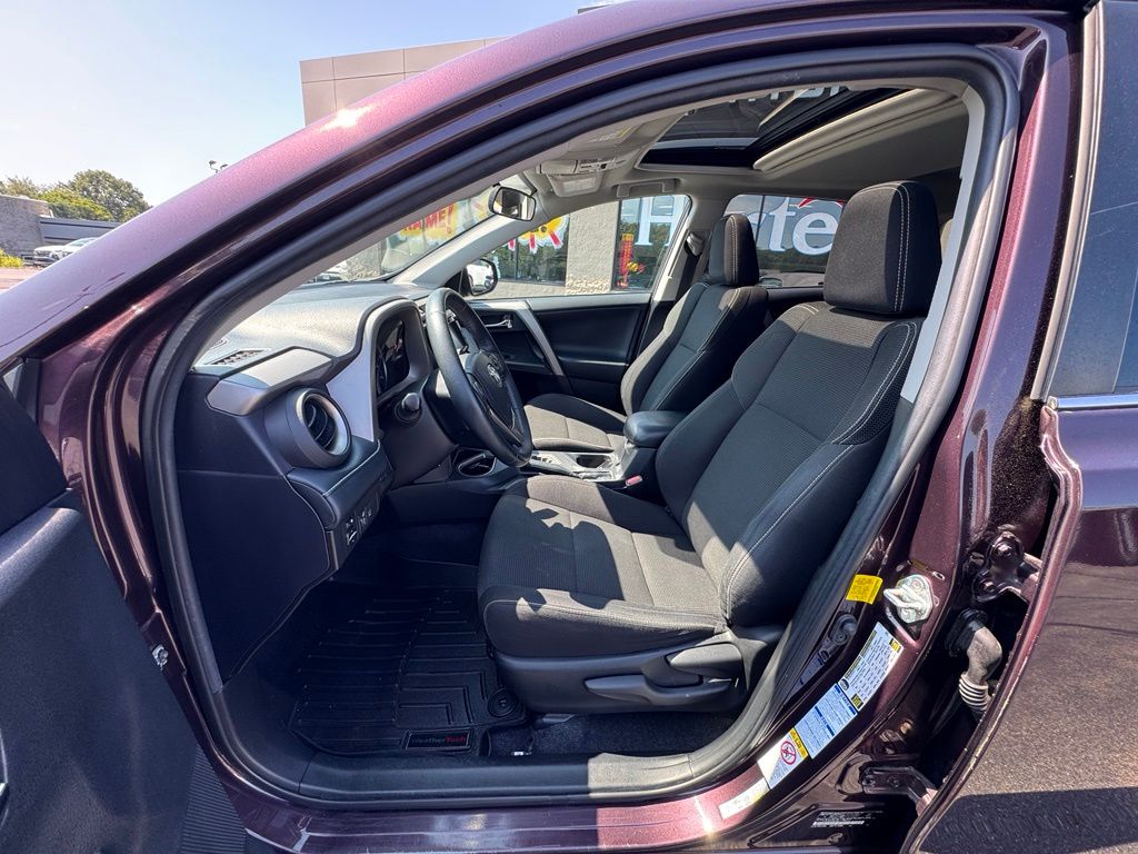 2018 Toyota RAV4 XLE - Photo 29