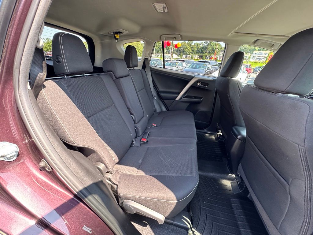 2018 Toyota RAV4 XLE - Photo 23