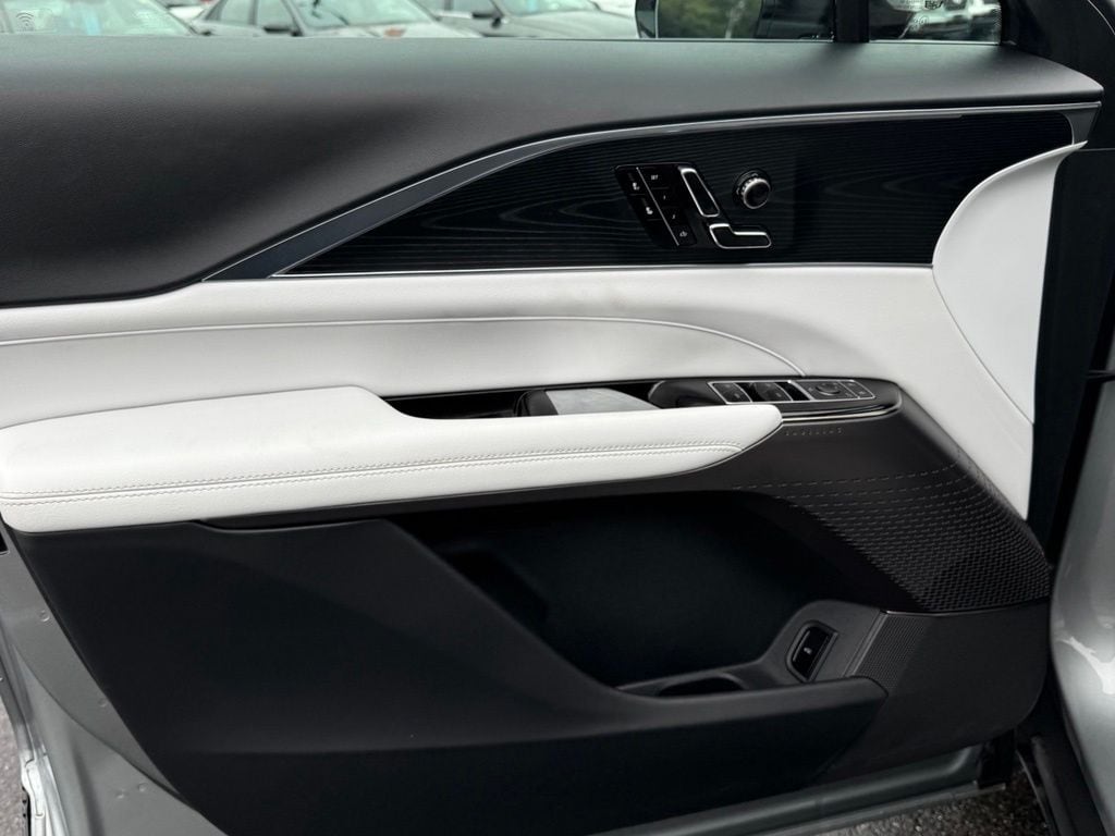 2025 Cadillac LYRIQ Sport 1 - Photo 45