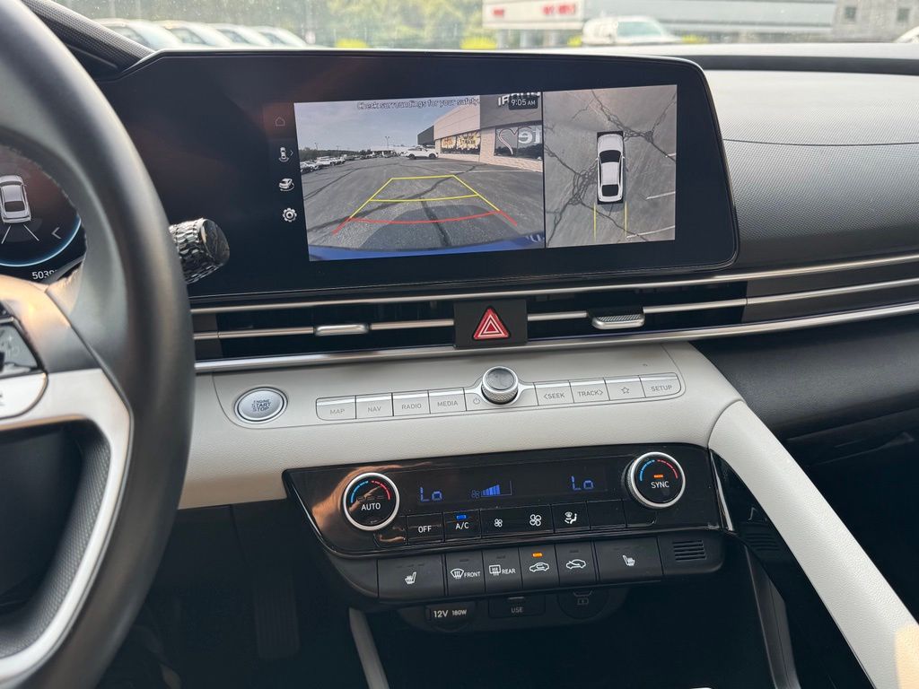 2024 Hyundai Elantra Limited - Photo 37