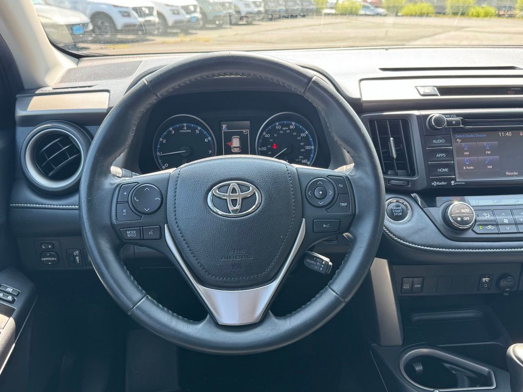 2018 Toyota RAV4 XLE - Photo 17