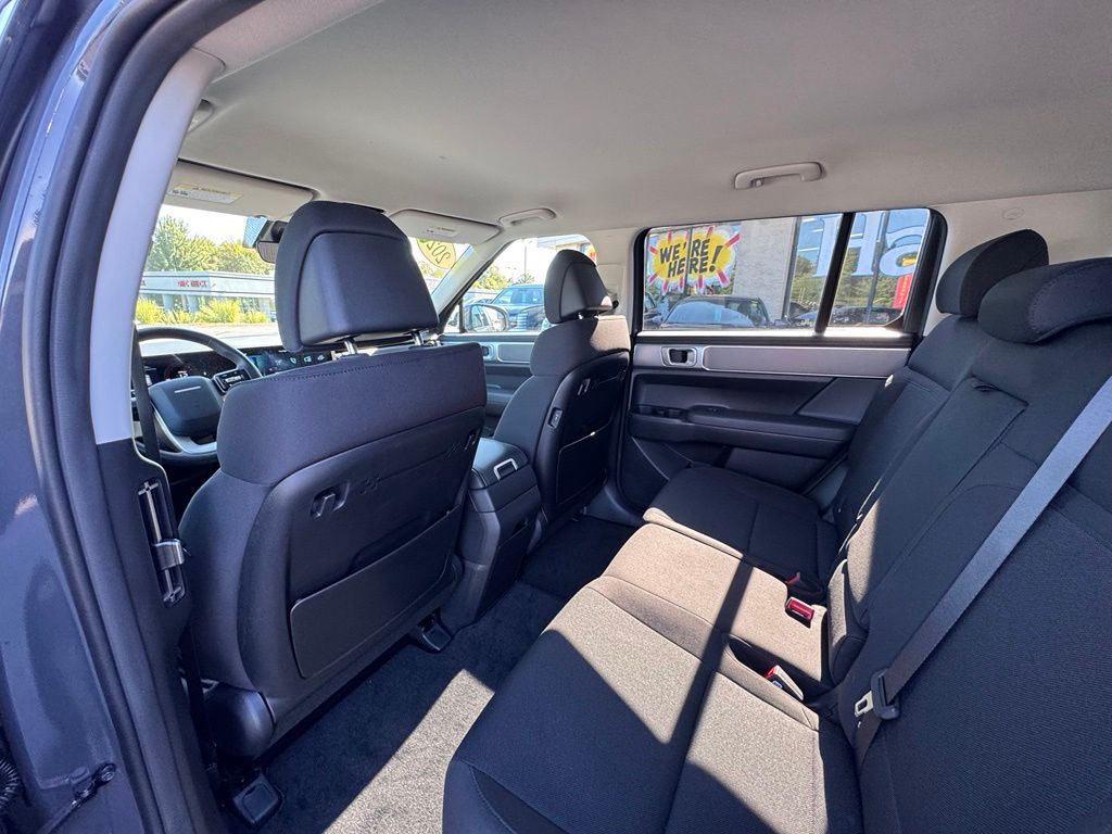 2026 Hyundai Santa Fe SE - Photo 9
