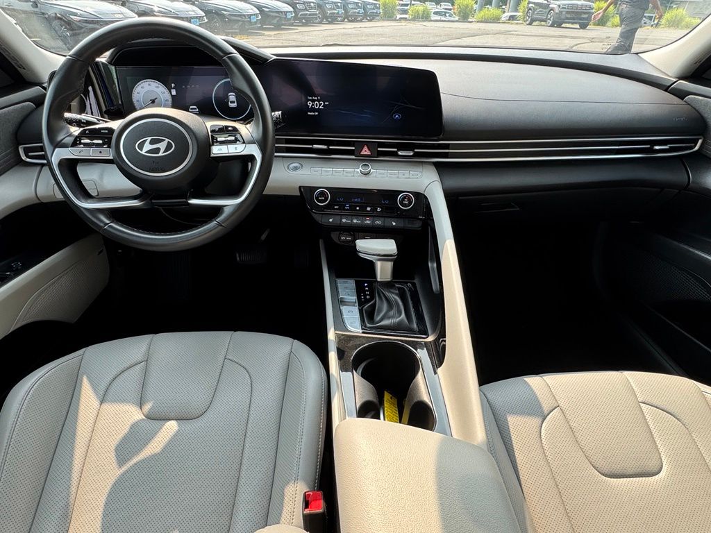 2024 Hyundai Elantra Limited - Photo 13