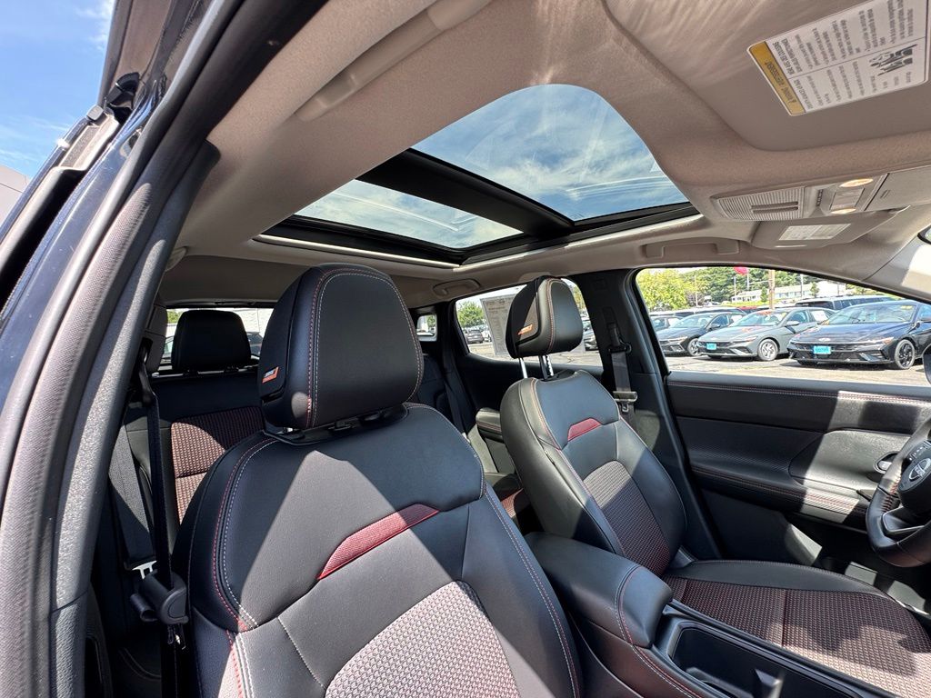 2025 Nissan Kicks SR AWD - Photo 25