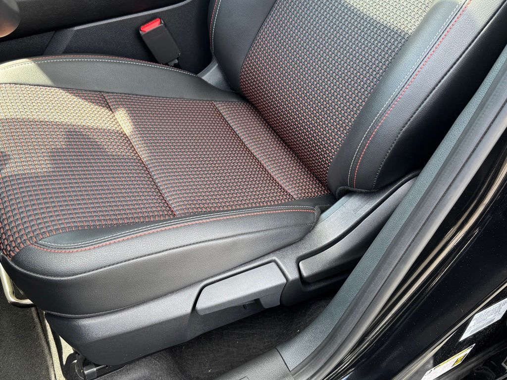 2025 Nissan Kicks SR AWD - Photo 36