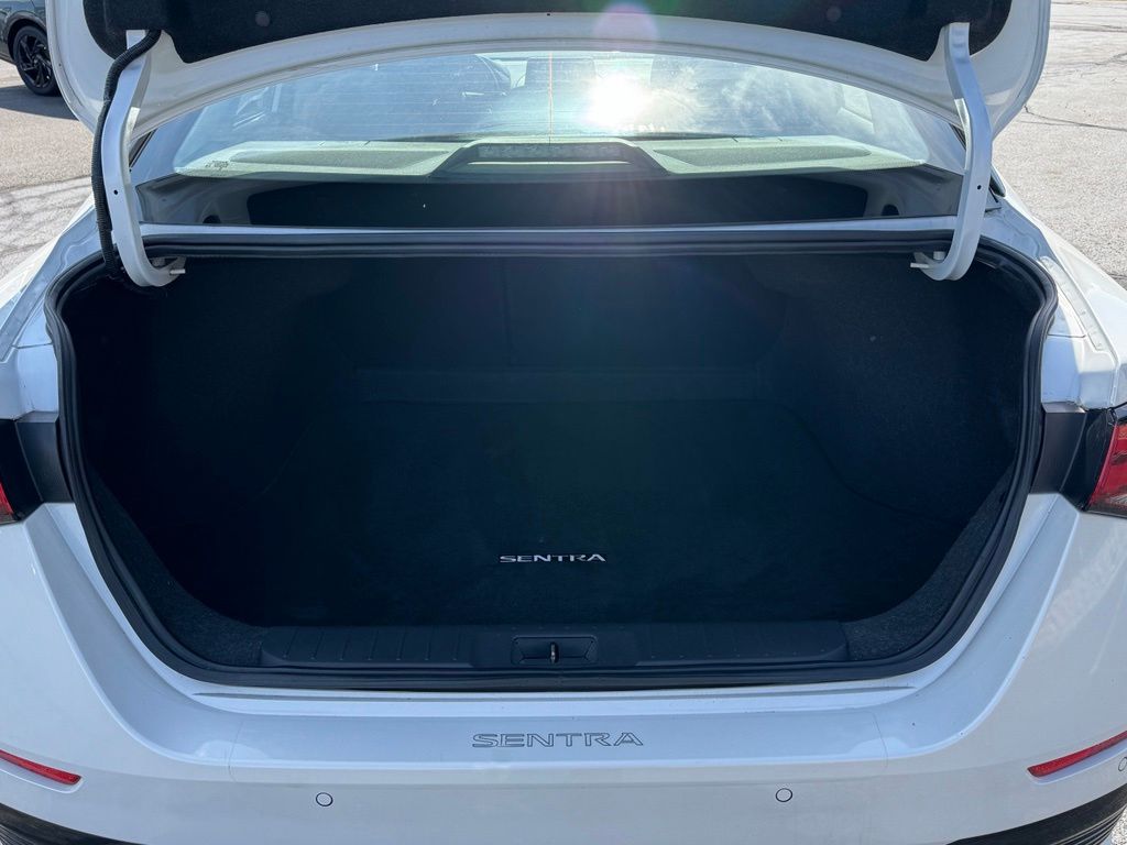2024 Nissan Sentra SR - Photo 18