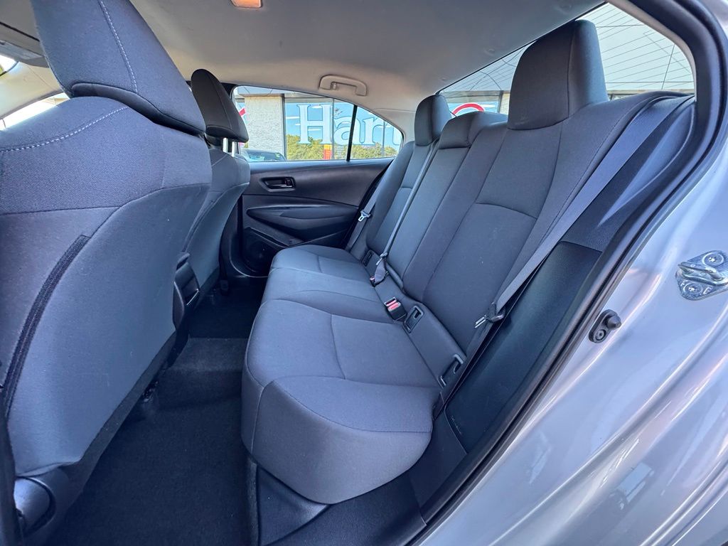 2022 Toyota Corolla LE - Photo 11