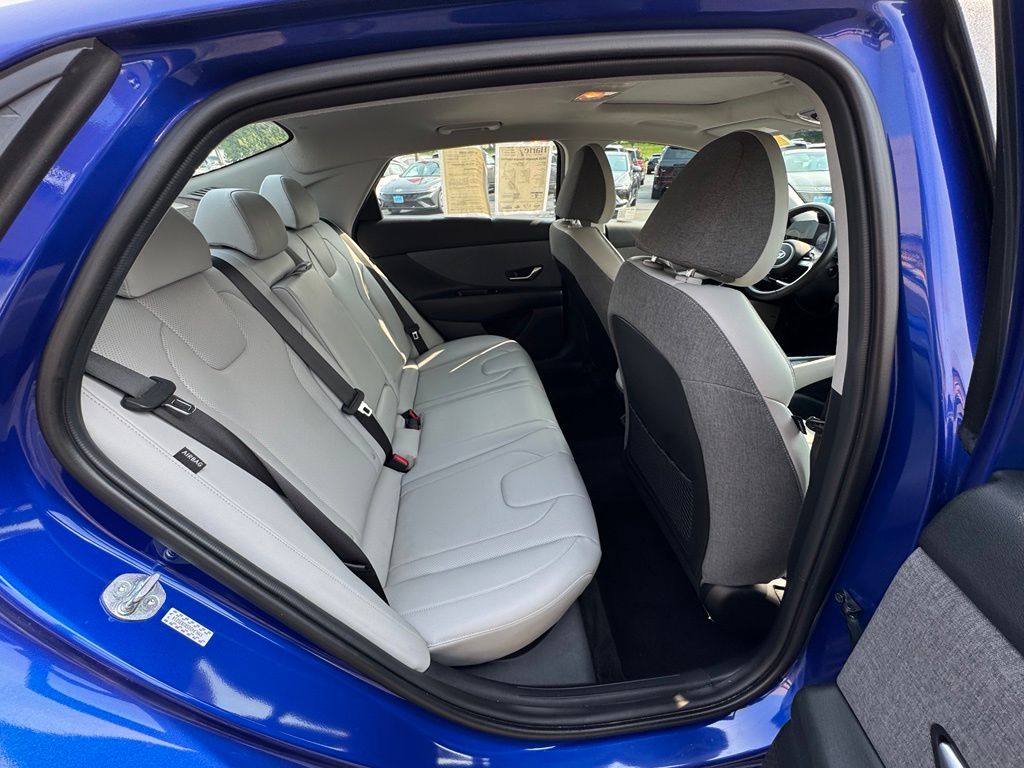 2024 Hyundai Elantra Limited - Photo 19