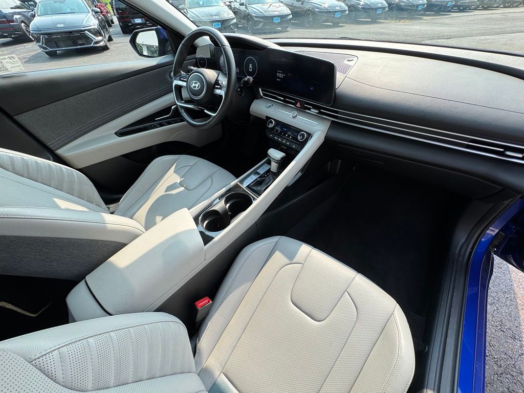2024 Hyundai Elantra Limited - Photo 24