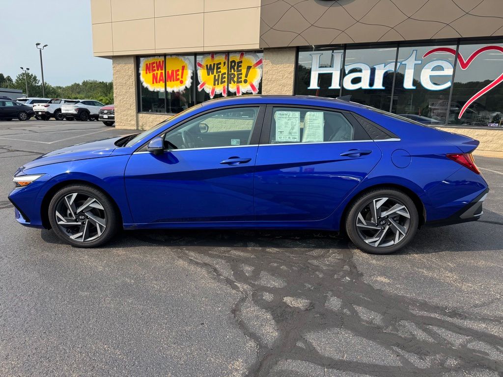 2024 Hyundai Elantra Limited - Photo 8