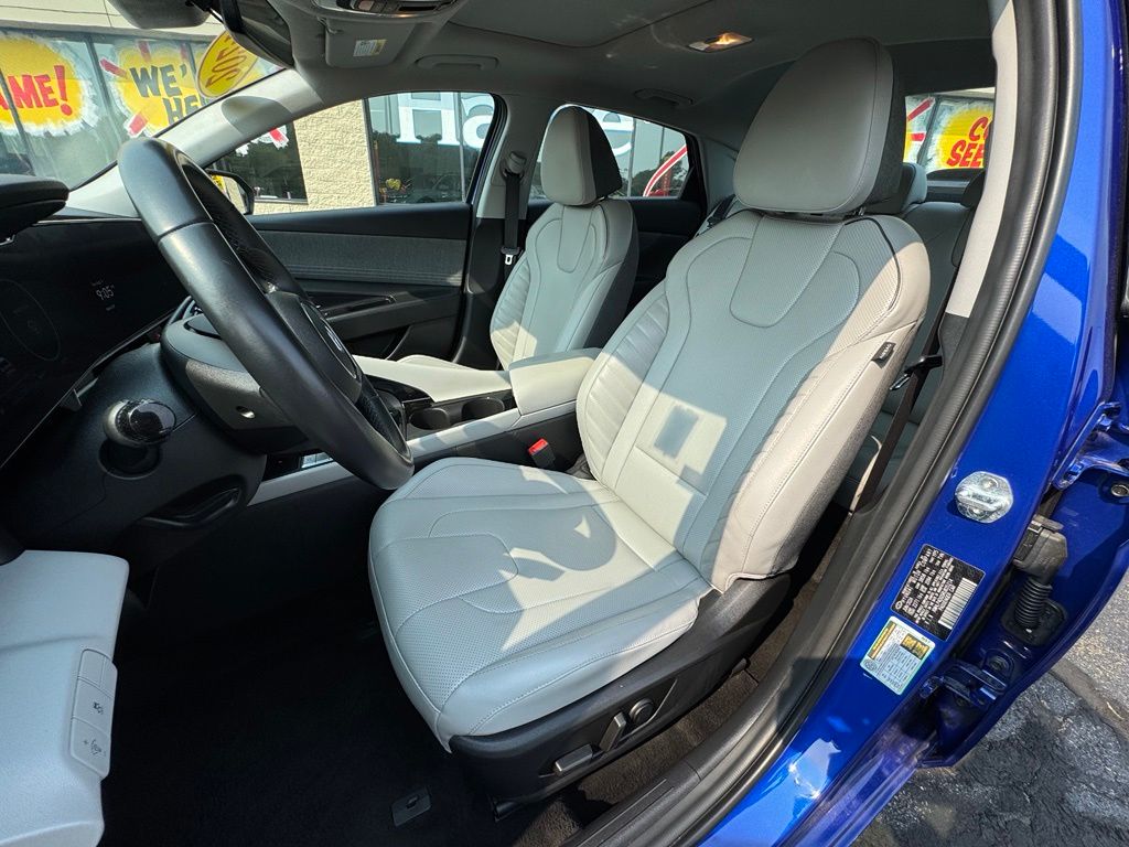 2024 Hyundai Elantra Limited - Photo 32