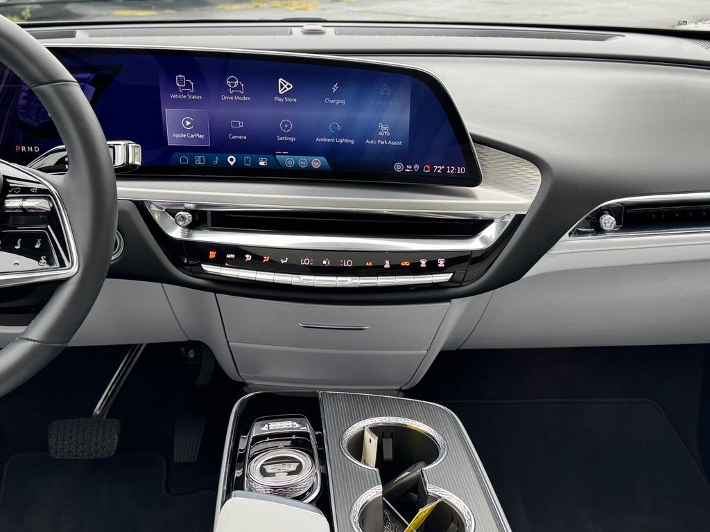 2025 Cadillac LYRIQ Sport 1 - Photo 17
