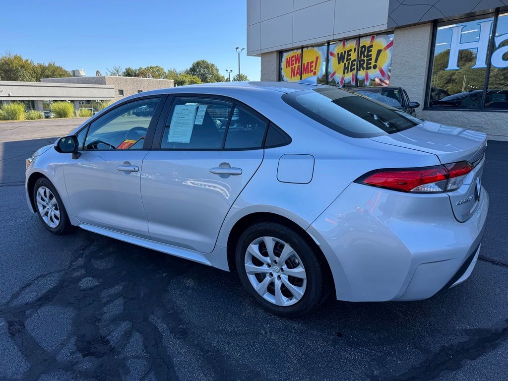 2022 Toyota Corolla LE - Photo 7