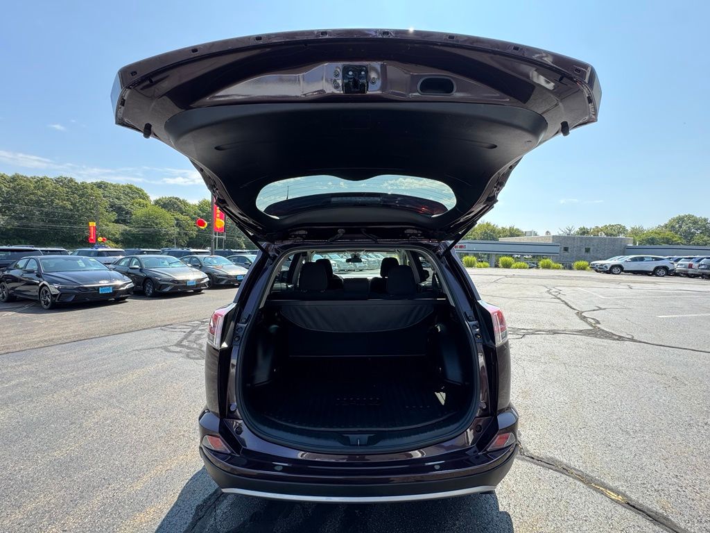 2018 Toyota RAV4 XLE - Photo 20