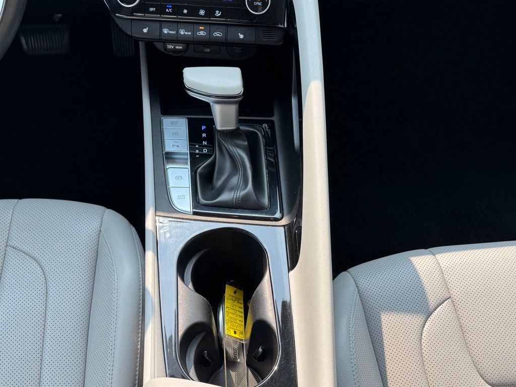 2024 Hyundai Elantra Limited - Photo 15
