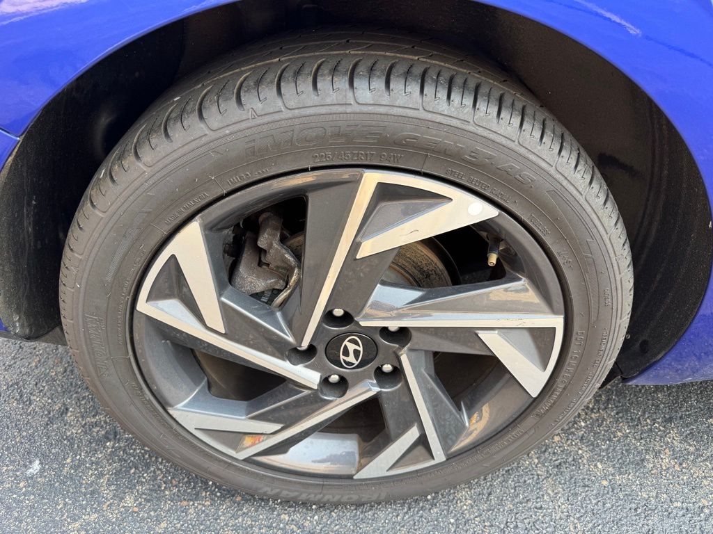 2024 Hyundai Elantra Limited - Photo 29