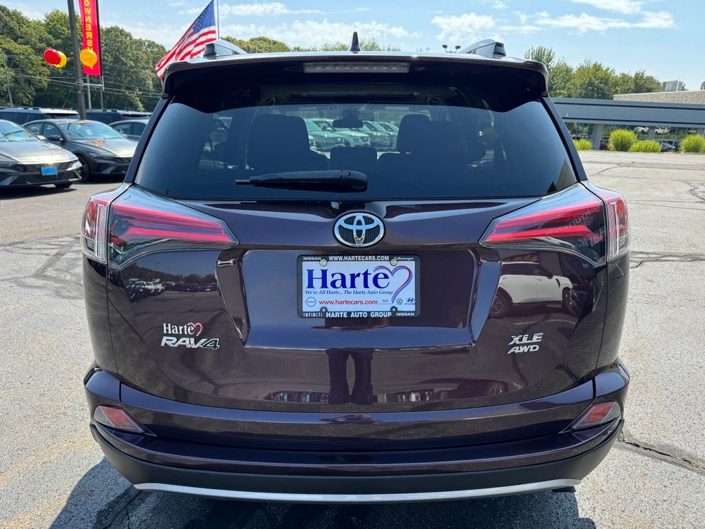 2018 Toyota RAV4 XLE - Photo 6